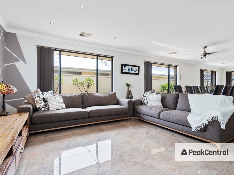 52 Kesiya Turn, Aubin Grove WA 6164