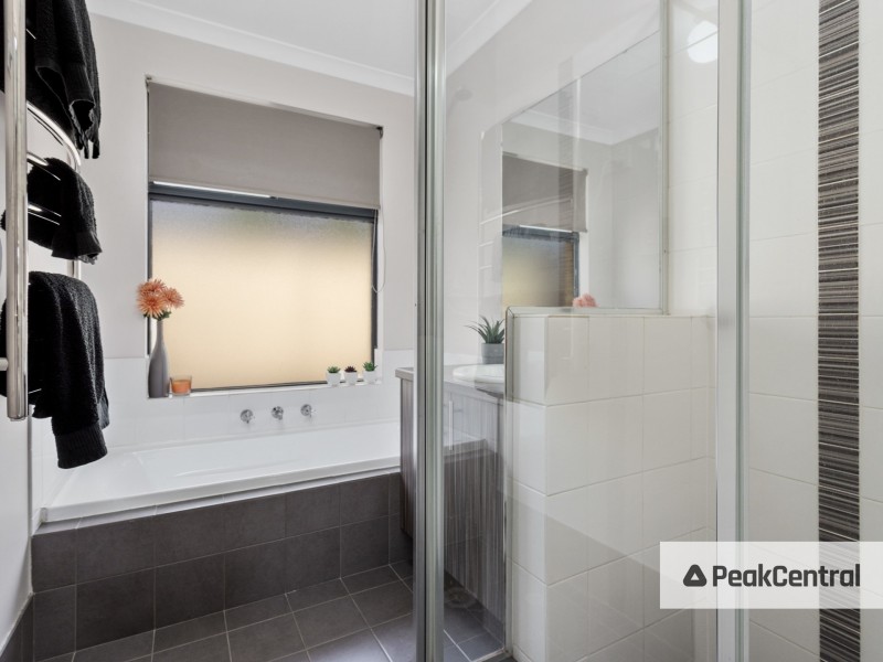 52 Kesiya Turn, Aubin Grove WA 6164