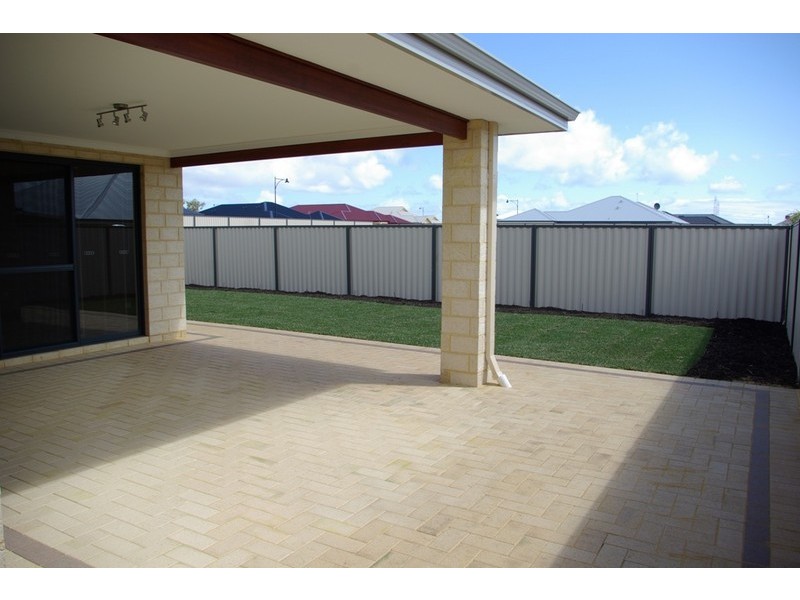 19 Kinloch Pass, Aubin Grove WA 6164