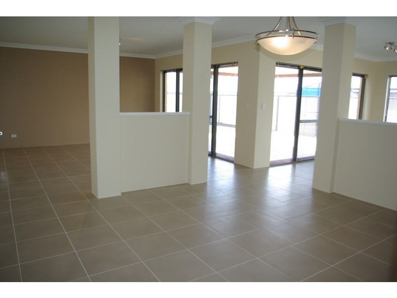 19 Kinloch Pass, Aubin Grove WA 6164