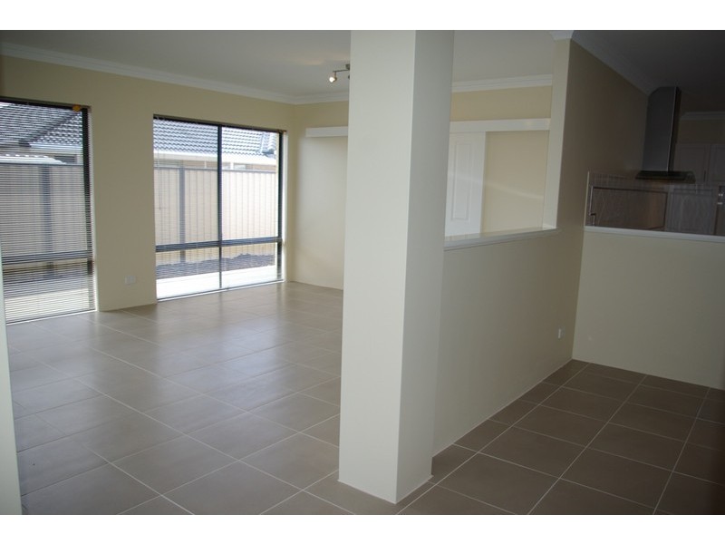 19 Kinloch Pass, Aubin Grove WA 6164