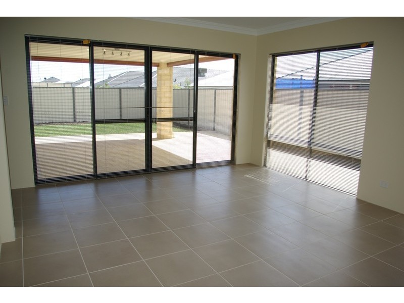 19 Kinloch Pass, Aubin Grove WA 6164