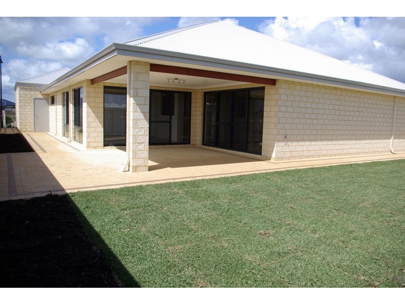 19 Kinloch Pass, Aubin Grove WA 6164