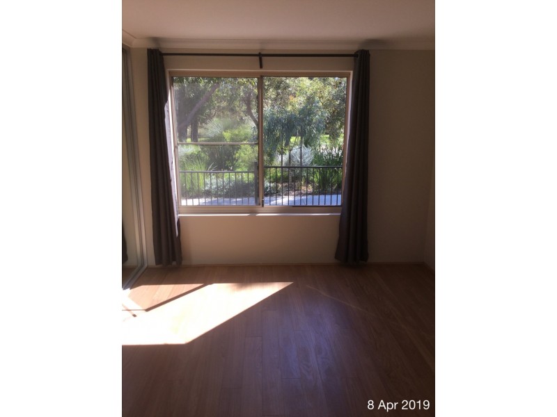 12 Grasstree Lane, Success WA 6164