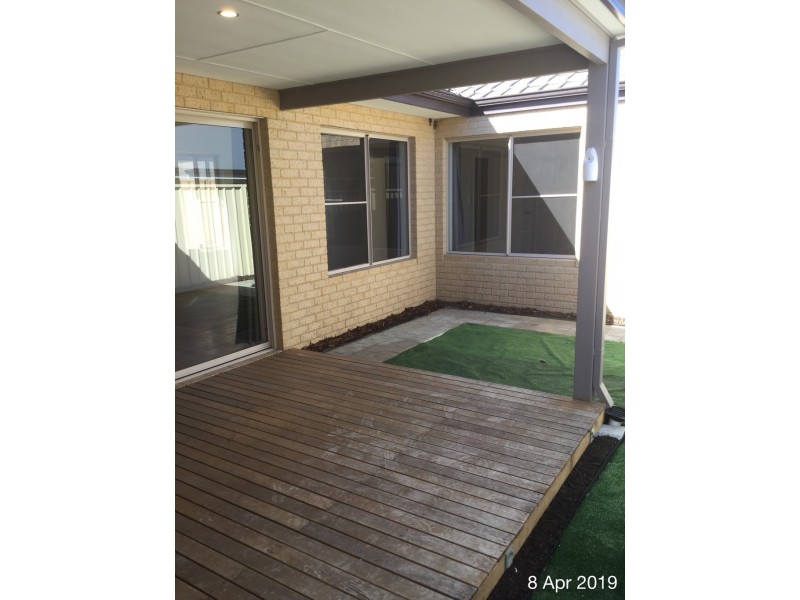 12 Grasstree Lane, Success WA 6164