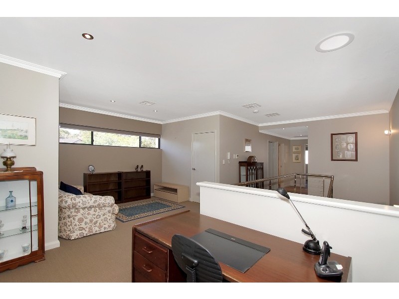 4E Willcock Street, Ardross WA 6153