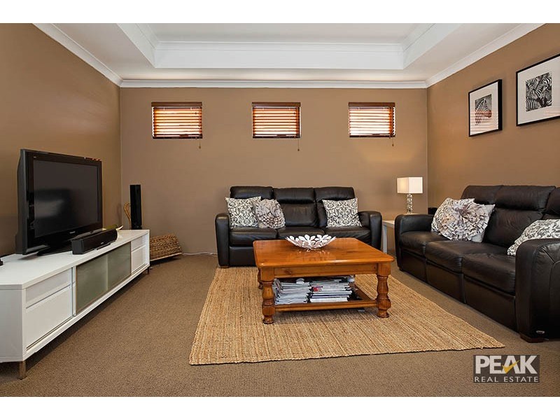 11 Yarra Promenade, Hammond Park WA 6164