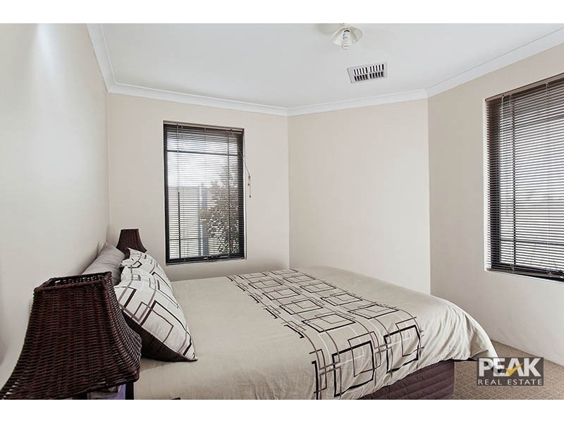 11 Yarra Promenade, Hammond Park WA 6164