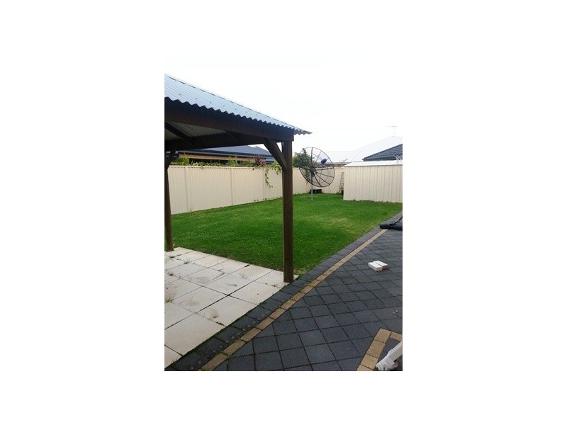 6 Horton Brace, Success WA 6164