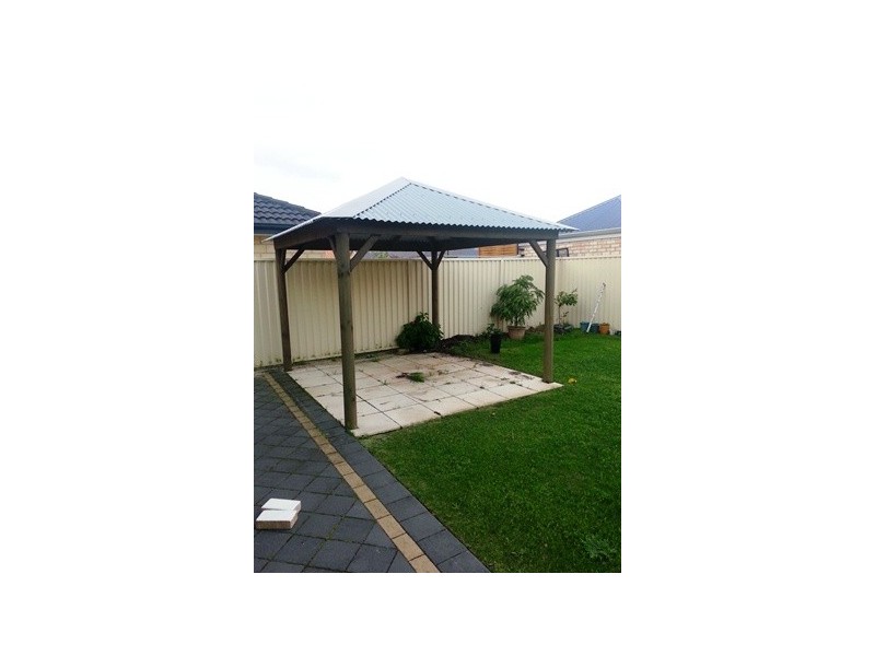 6 Horton Brace, Success WA 6164