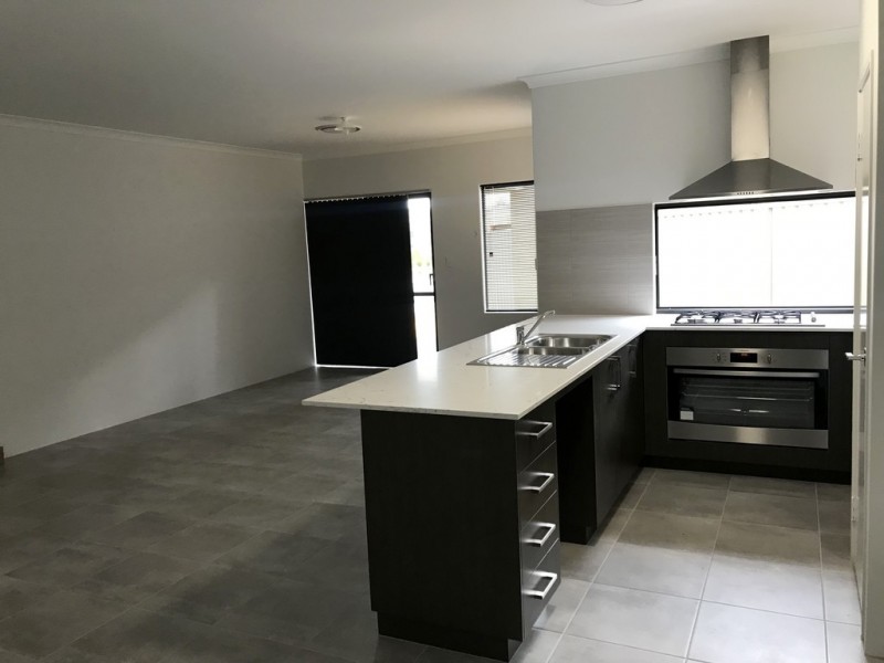 14 Morwell Entrance, Wandi WA 6167