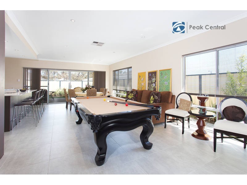 8 St Joseph Fairway, Success WA 6164