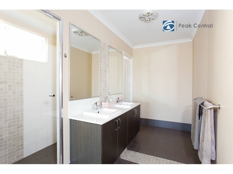 8 St Joseph Fairway, Success WA 6164