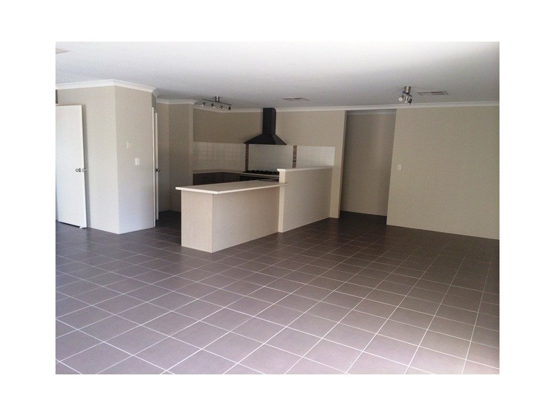 43 Suttor Drive, Success WA 6164