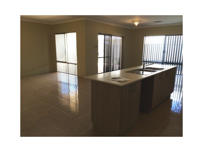 11 Trusty Way, Piara Waters WA 6112