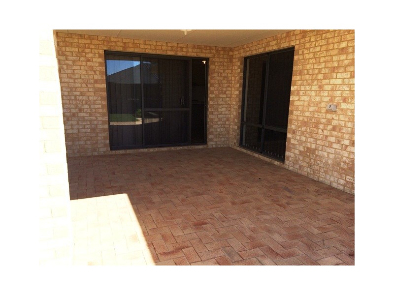11 Trusty Way, Piara Waters WA 6112