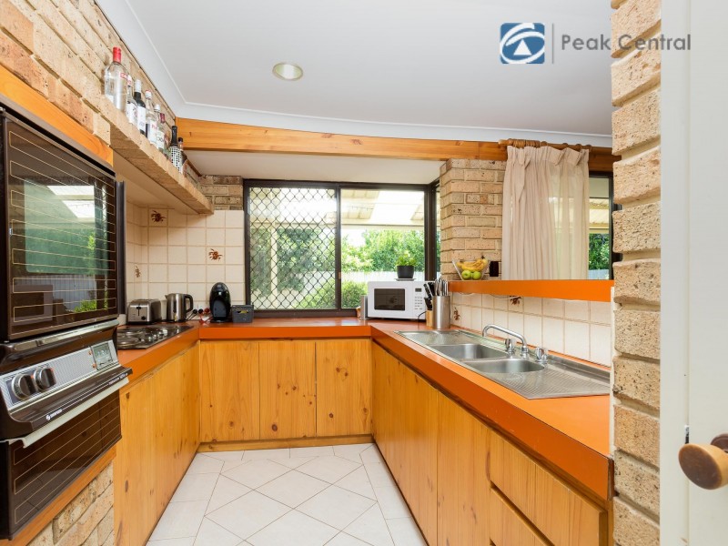 9 Fowler Row, Leeming WA 6149