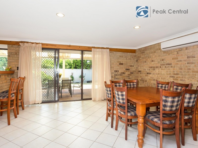9 Fowler Row, Leeming WA 6149
