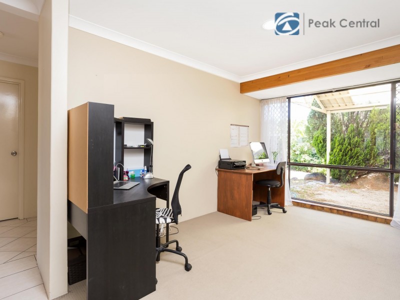 9 Fowler Row, Leeming WA 6149