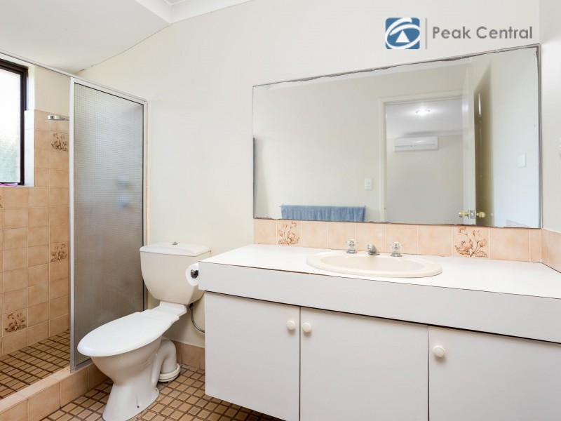 9 Fowler Row, Leeming WA 6149