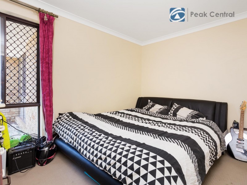 9 Fowler Row, Leeming WA 6149