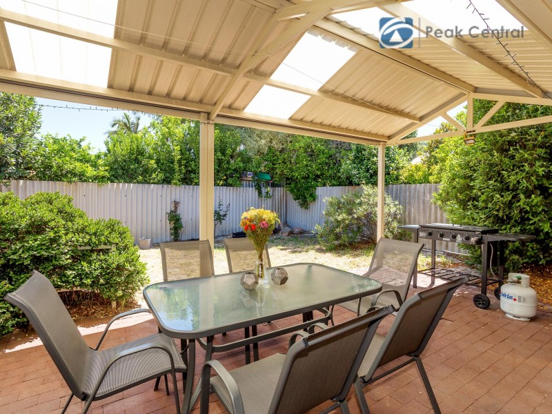 9 Fowler Row, Leeming WA 6149