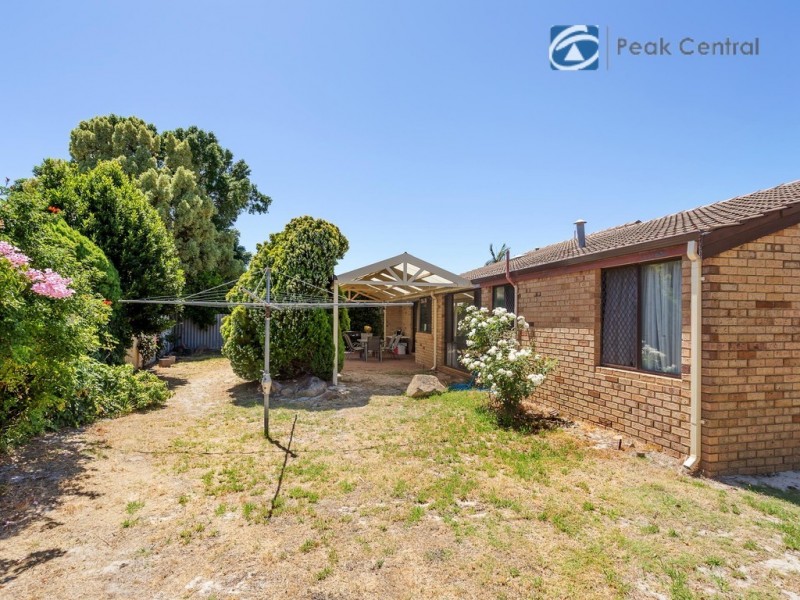 9 Fowler Row, Leeming WA 6149