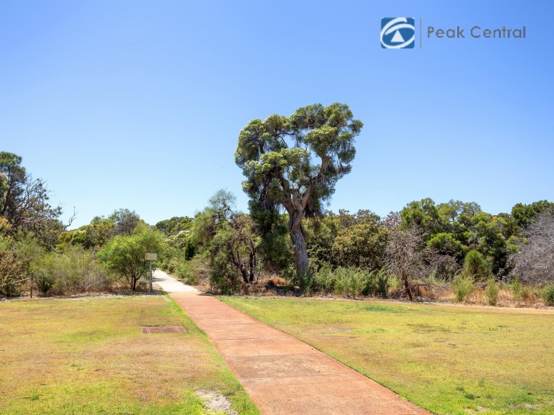 9 Fowler Row, Leeming WA 6149