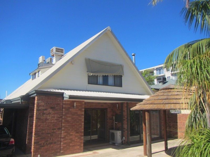 1/4 Jane Road, Applecross WA 6153