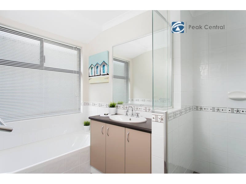 13 Lambeth Circle, Wellard WA 6170