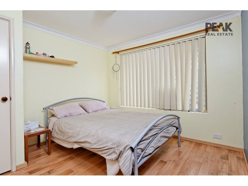2  Heath Close, Atwell WA 6164