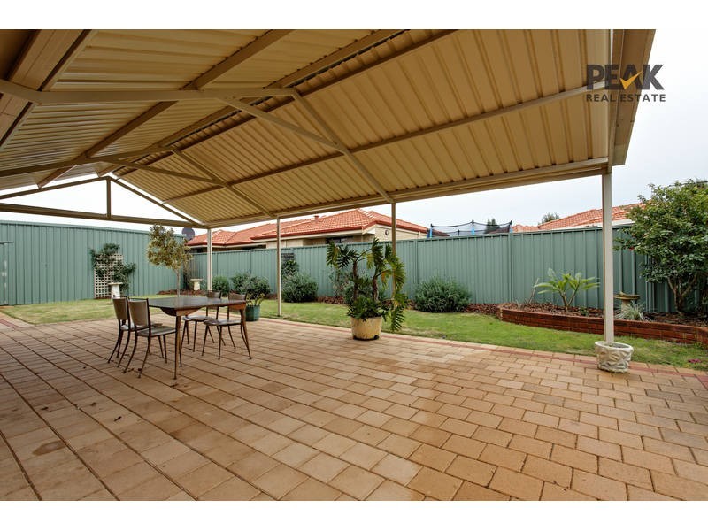 2  Heath Close, Atwell WA 6164