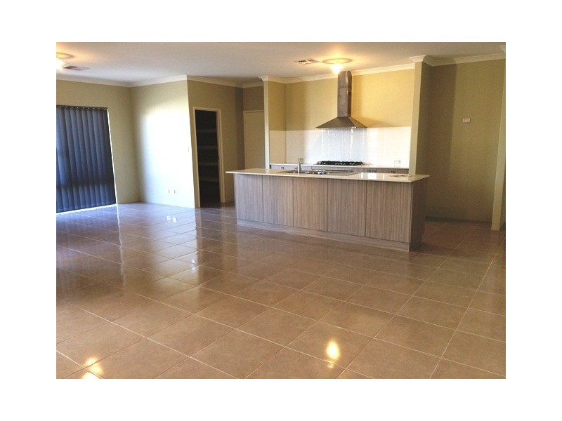 11 Trusty Way, Piara Waters WA 6112