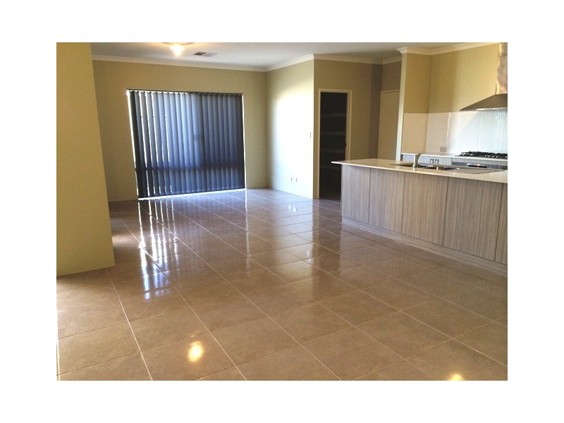 11 Trusty Way, Piara Waters WA 6112