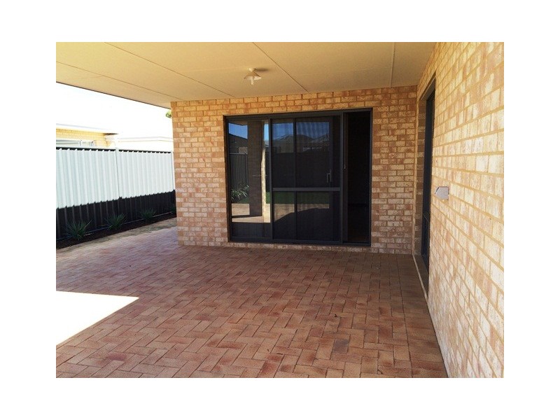 11 Trusty Way, Piara Waters WA 6112