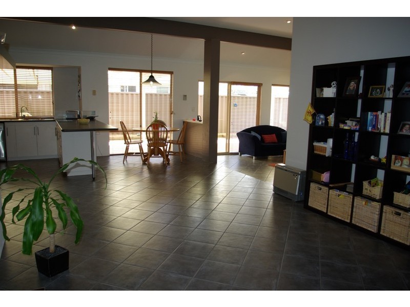 92 Lydon Blvd, Atwell WA 6164