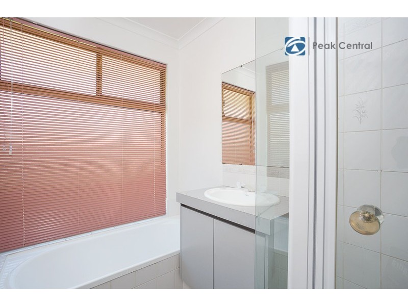 18 Seabrook Place, Success WA 6164