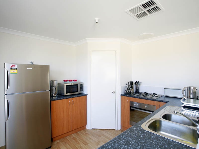 5/7 Barfield Road, Hammond Park WA 6164