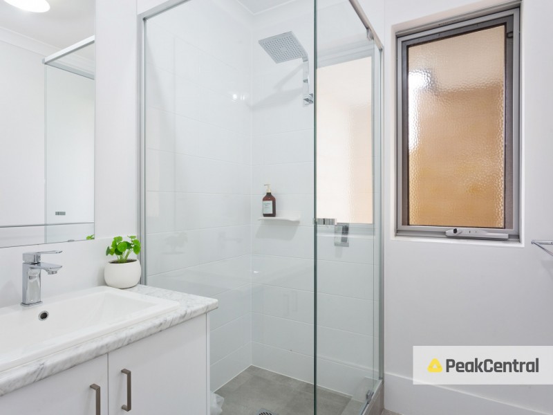 6 Greenwich Way, Success WA 6164