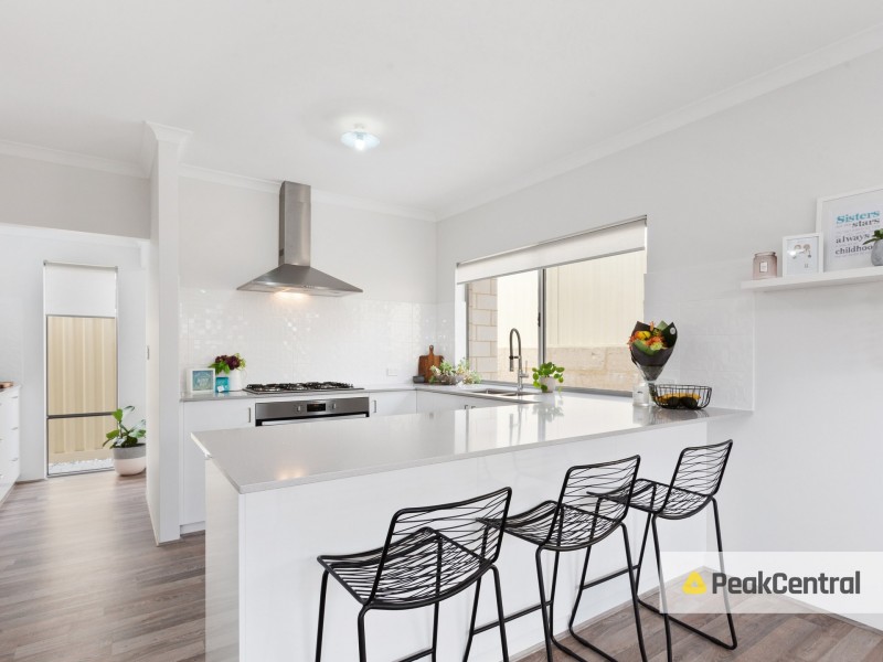 6 Greenwich Way, Success WA 6164