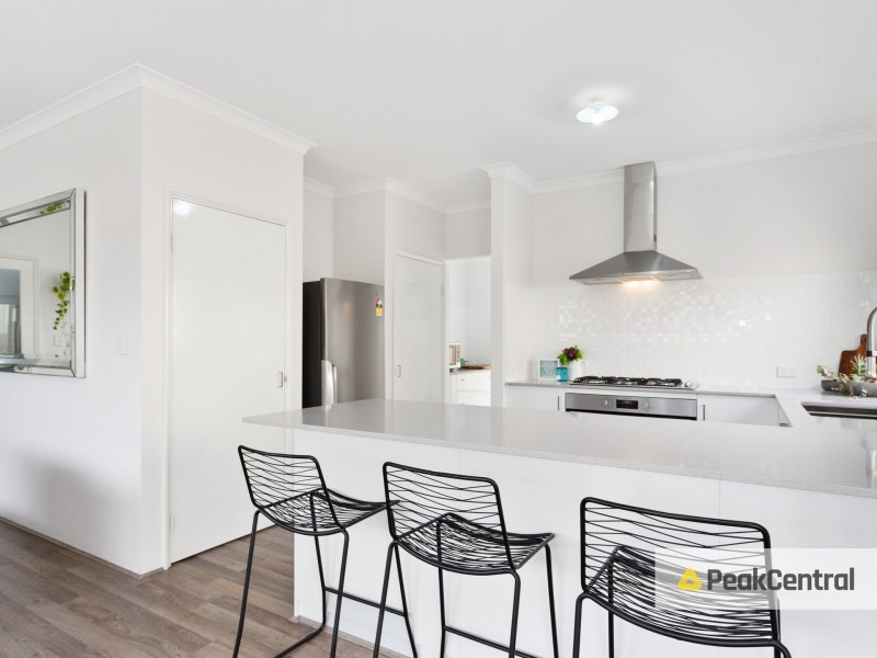 6 Greenwich Way, Success WA 6164