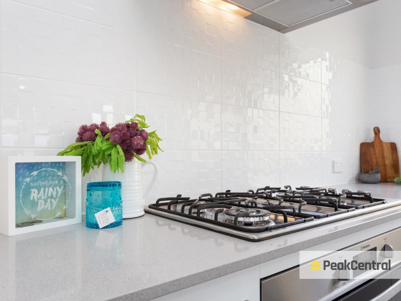 6 Greenwich Way, Success WA 6164