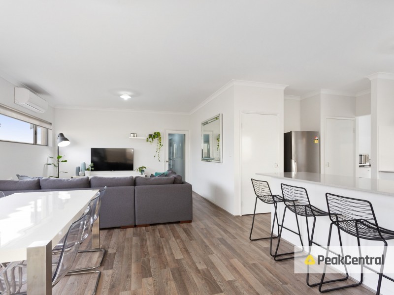 6 Greenwich Way, Success WA 6164