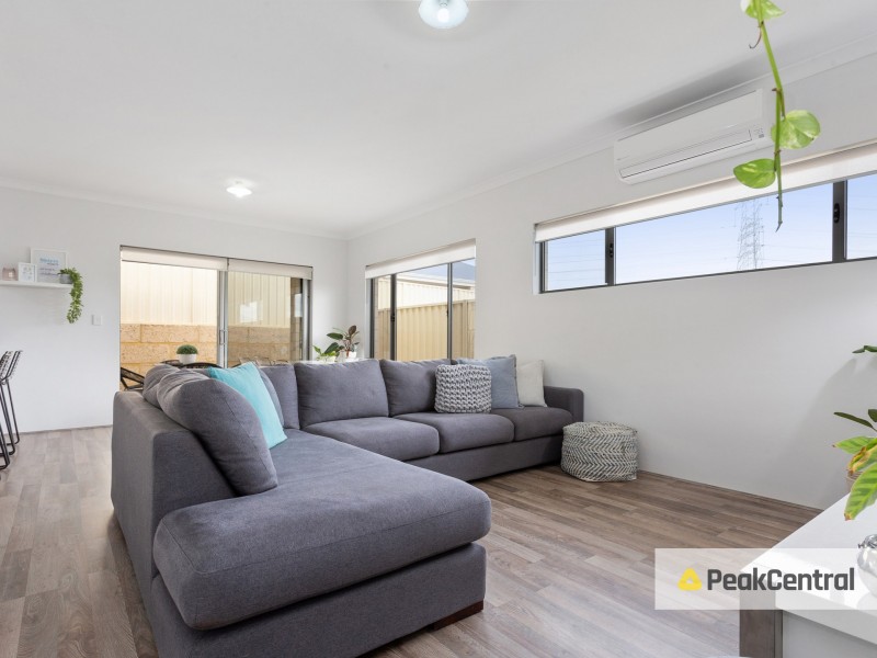 6 Greenwich Way, Success WA 6164