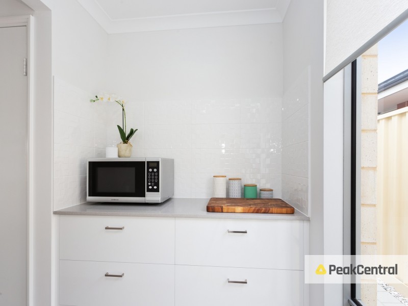 6 Greenwich Way, Success WA 6164