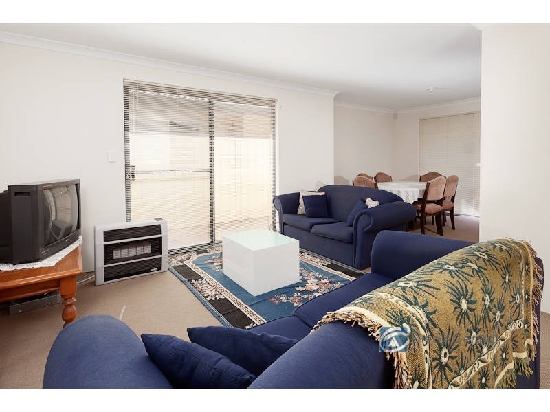 16/7 Barfield Road, Hammond Park WA 6164