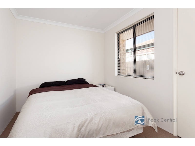 16/7 Barfield Road, Hammond Park WA 6164