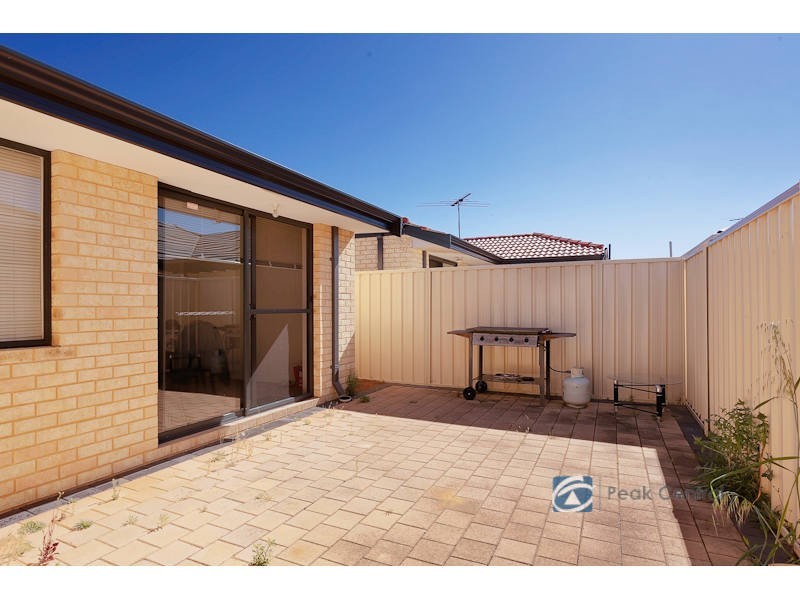 16/7 Barfield Road, Hammond Park WA 6164