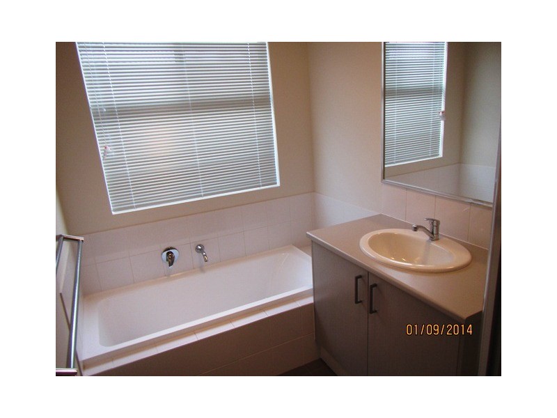 16 Goldfields Loop, Wandi WA 6167