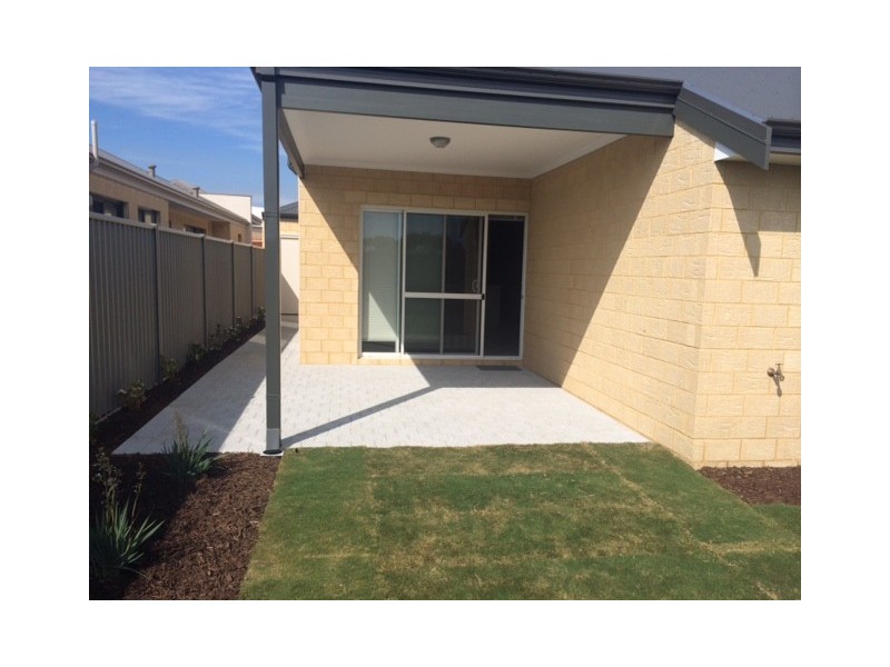 16 Goldfields Loop, Wandi WA 6167